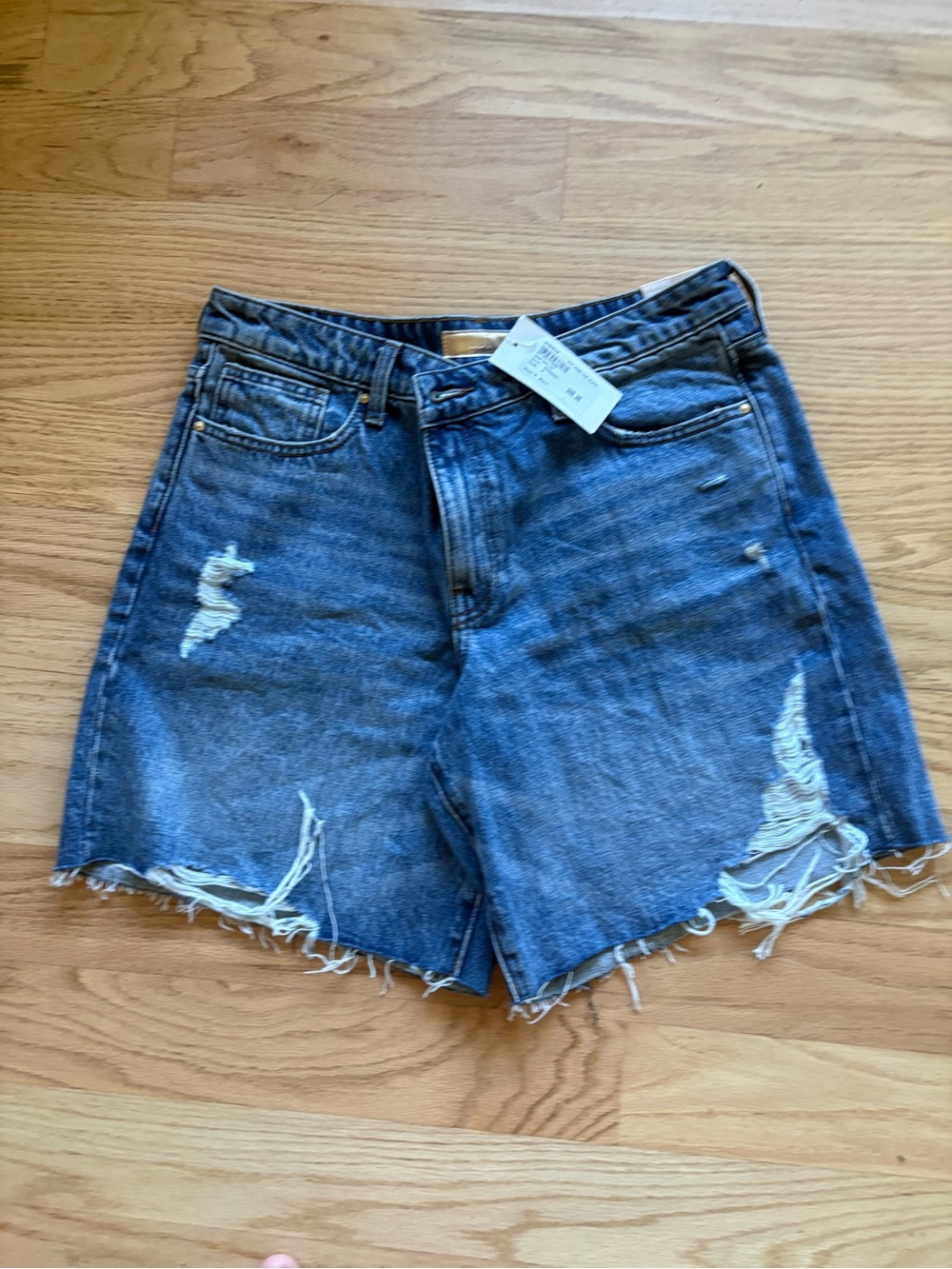Kut from the Kloth Relaxed Distressed Jean Shorts Blue NWT size 8